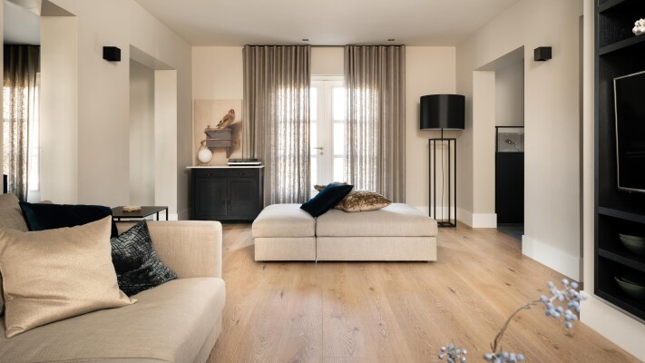 THE_15062_Authentic (19)